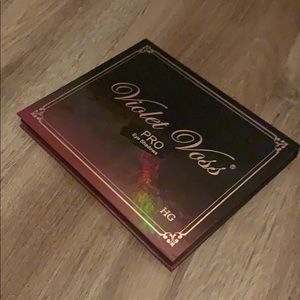 Violet Voss Pro eye shadow palette